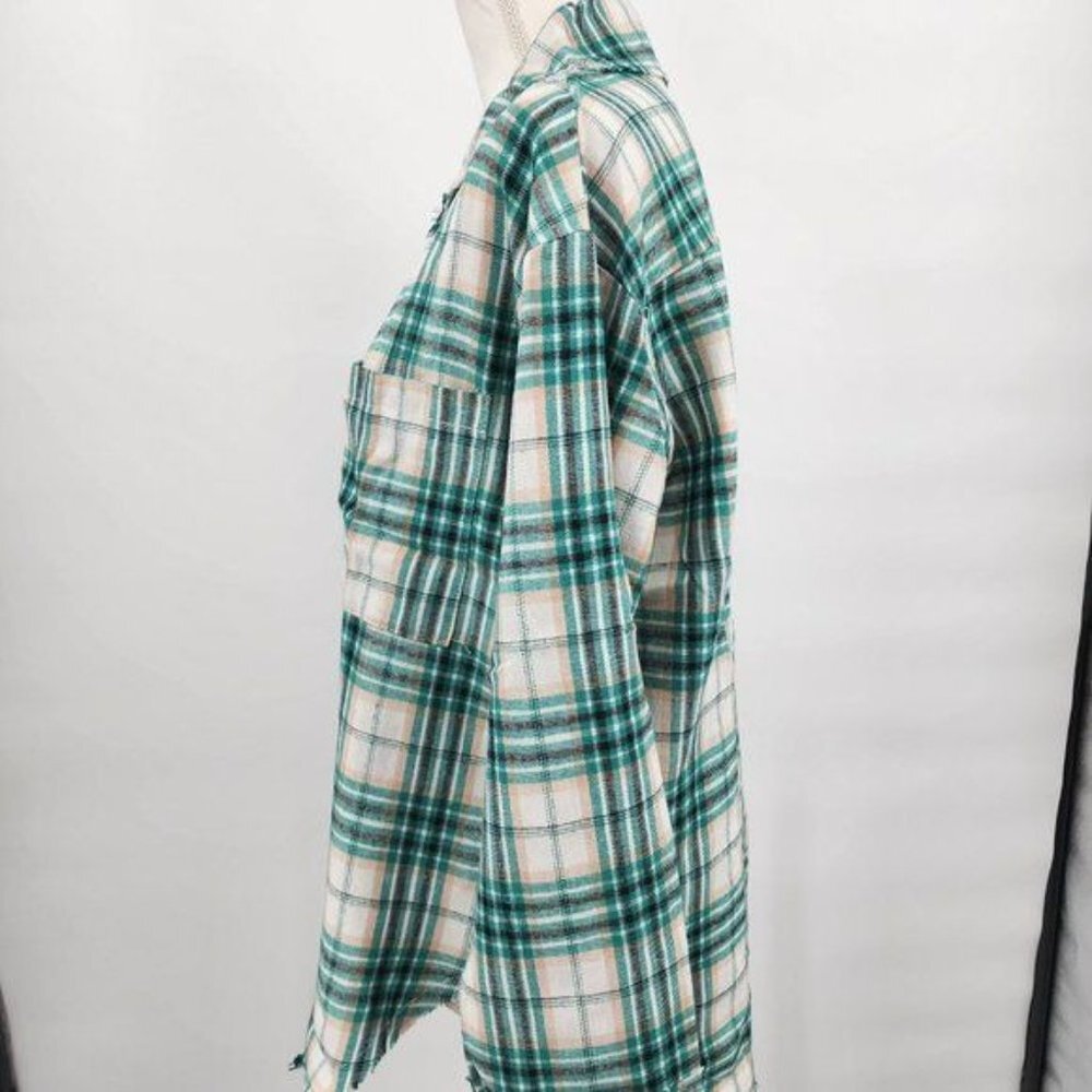 VEVERET Plaid Button Down Long Sleeve Raw Hem Shacket Shirt S.M.L NWT - Picture 12 of 16